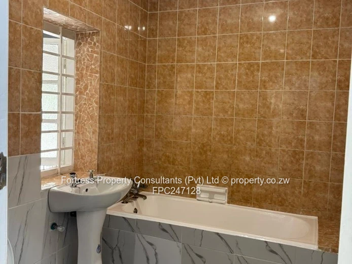 Renovated 3-Bed Home with Flatlet & Garden in Cranborne