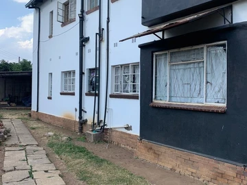 FLAT FOR SALE IN Eastlea