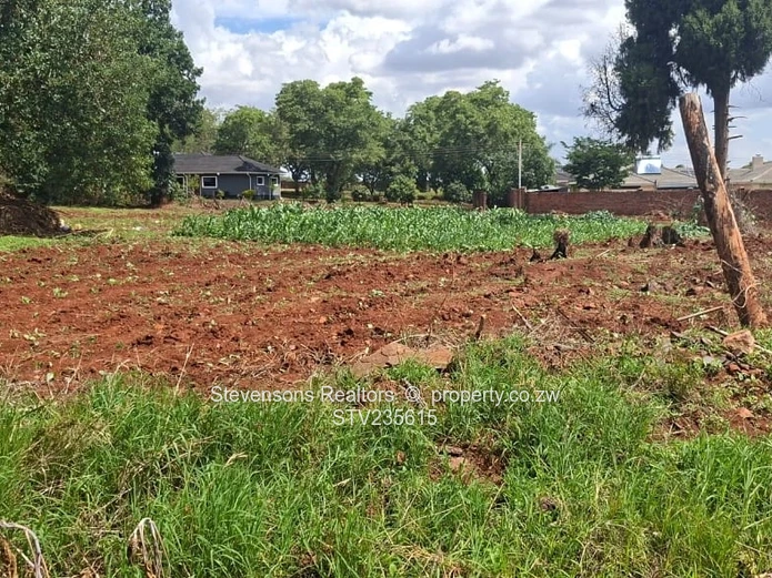 Gletwin Park: 3,987 m² Secure Stand with Tarred Access.