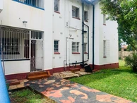 2 Bedroom Flat & Apartment