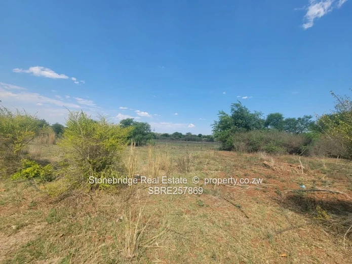 3 Bedroomed House on 1.045Ha in Douglasdale For Sale