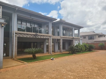 6 Bedroom House
