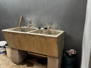 2 Bedroom Flat & Apartment