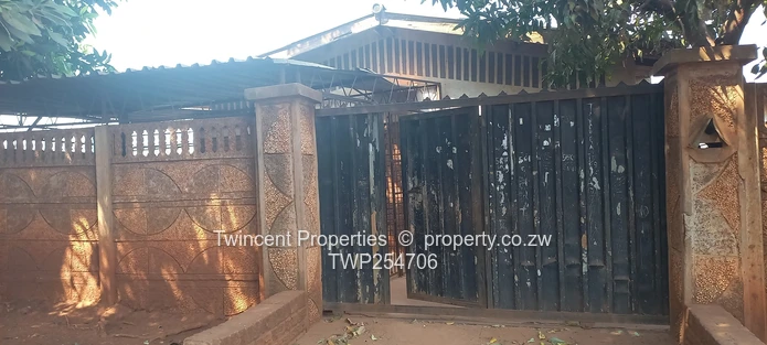 7 roomed house for sale (Sole Mandate)