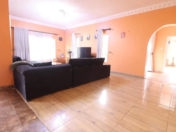 7 Bedroom House