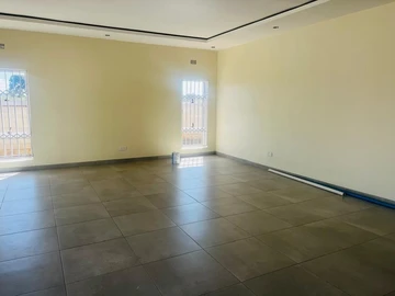 4 Bedroom Flat & Apartment