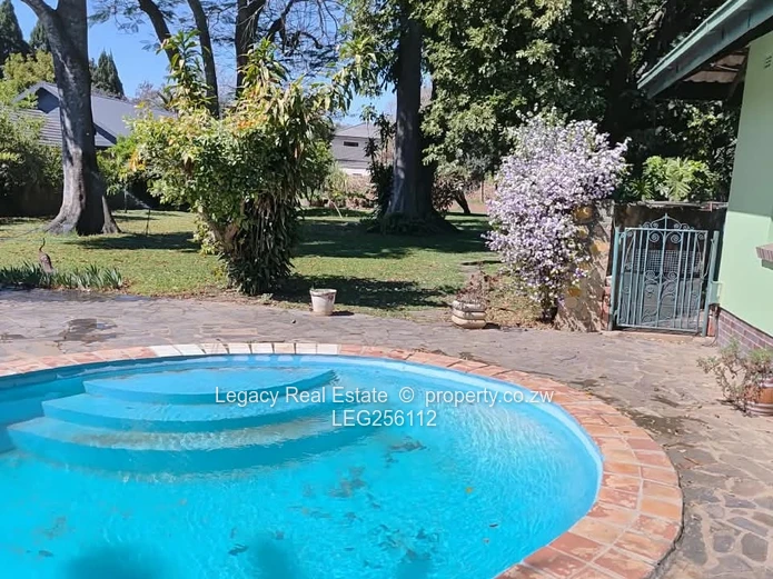 Burnside 4-Bed Oasis: Pool, Borehole & 4047m2 Garden