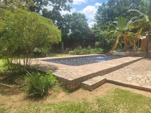 6 Bedroom House