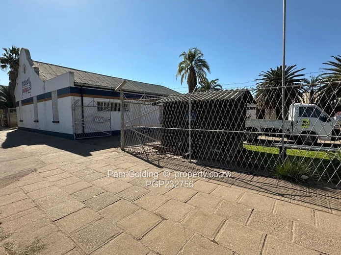 Excellent Commercial Investment!