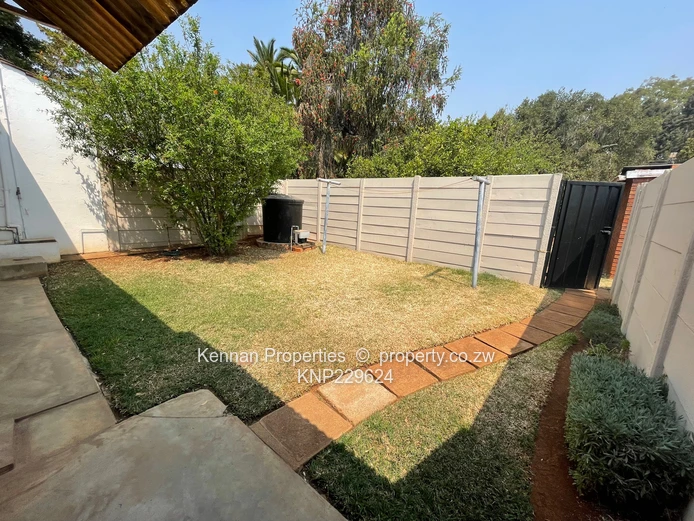 Neat Garden Flat In Quiet Complex