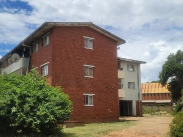 2 Bedroom Flat & Apartment