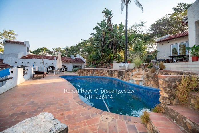 Exquisite family home up for grabs!