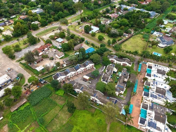 2 Bedroom Flat & Apartment