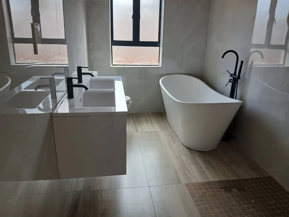 3 Bedroom Flat & Apartment