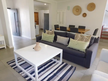 3 Bedroom Flat & Apartment