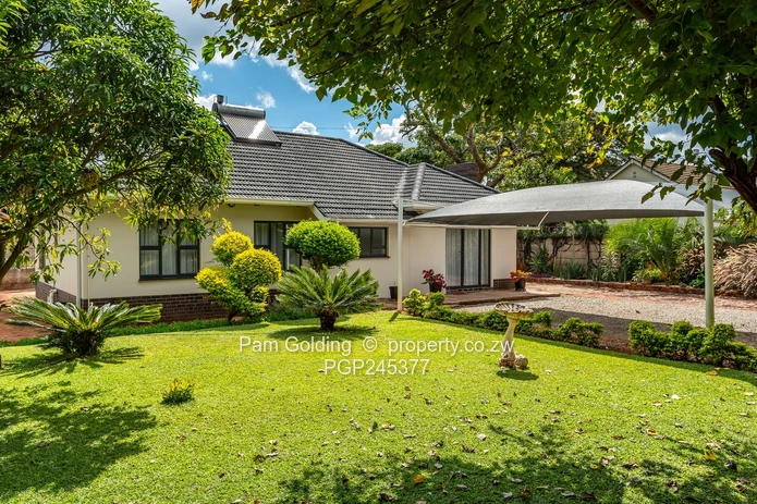 4- bedroom En suite Home on 1160sqm in Hillside