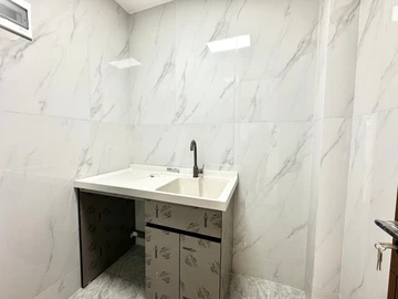 3 Bedroom Flat & Apartment