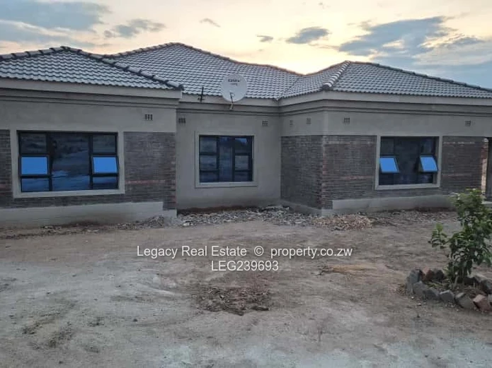 Highberry Kadoma Property For Sale Suitable For Residential Or Commercial Use