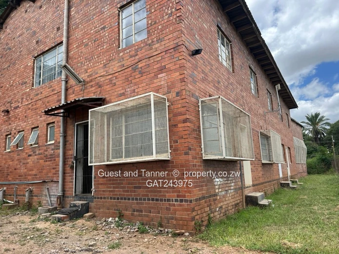 Commercial Warehouse with Title Deed for Sale in Thorngrove!