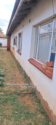 Bloomingdale 4-Bed House — Fitted Kitchen, Yard & Verandah