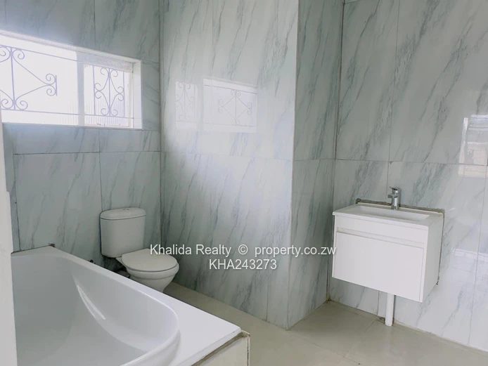 Modern 4-Bedroom House Plus 2 bed cottage For Rent in Mabelreign