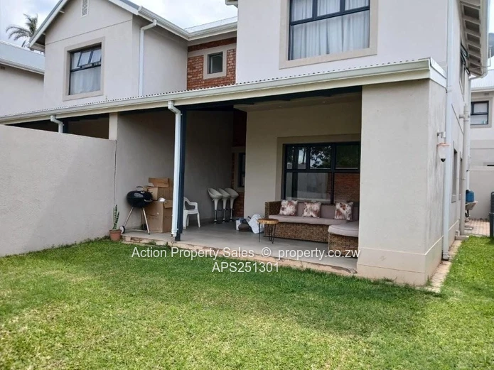 2 Bed Garden Flat For Rent In Avondale! 