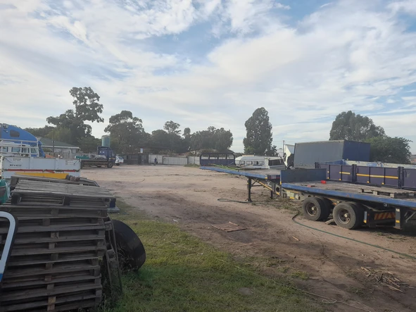 Commercial & Industrial Land