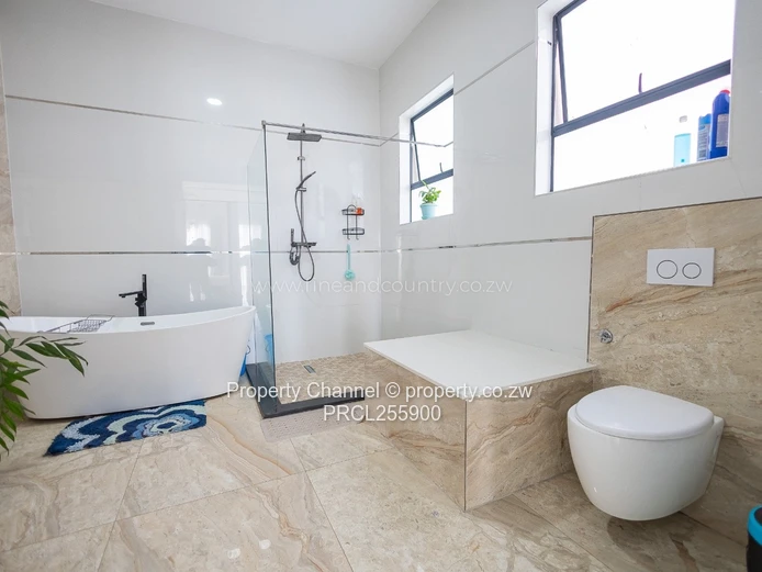 Sunlit 5-Bed Umwinsidale Home with Marble Floors