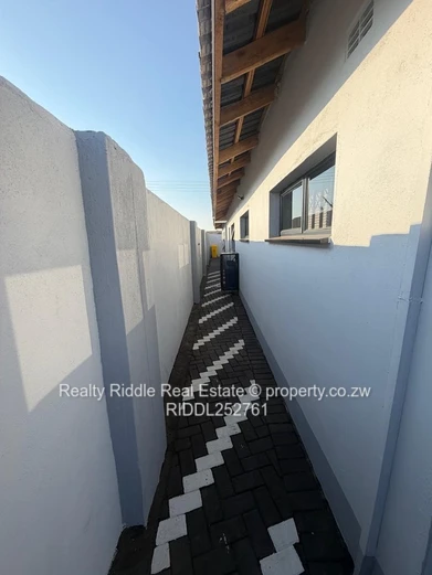 An exquisite 4bed in Sunview Glaudina Marwede 