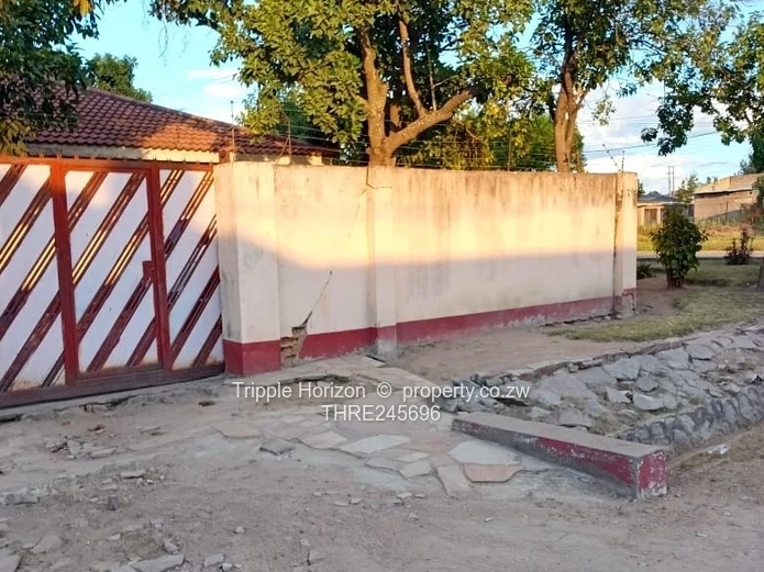 Mainway Meadows: 4-Bed Home on 600m² with Borehole