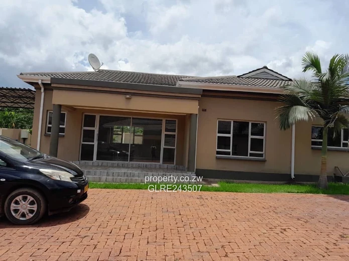 Spacious 3-Bed Family Home in Borrowdale with Borehole