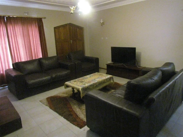 3 Bedroom Flat & Apartment