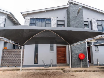 3 Bedroom Flat & Apartment