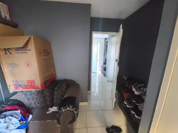 2 Bedroom Flat & Apartment