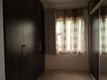6 Bedroom House