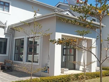 8 Bedroom House