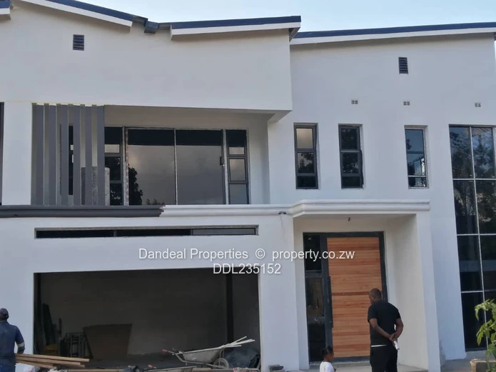 Modern White 4-Bed Garden Flat on 4,000m² — Mount Pleasant