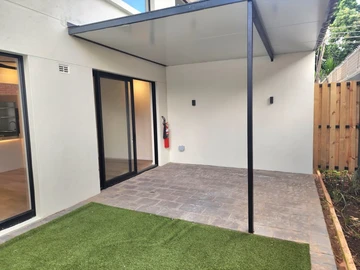 3 Bedroom Flat & Apartment