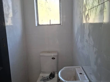 4 Bedroom Flat & Apartment