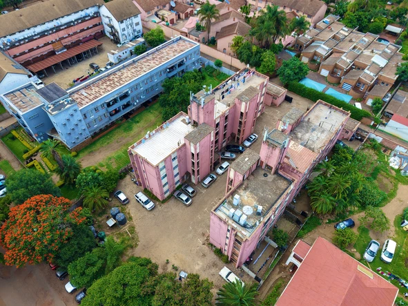 2 Bedroom Flat & Apartment