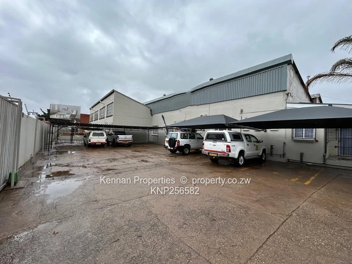 Large Factory/Warehouse Ideally Located In Msasa