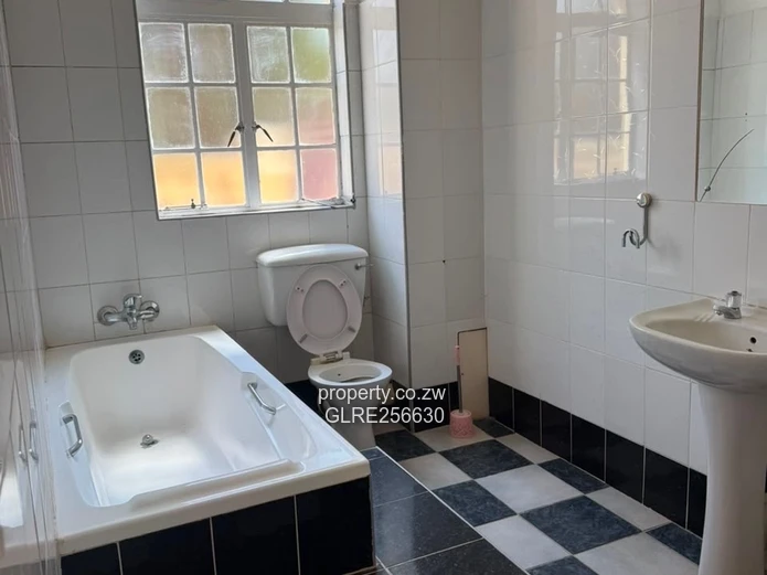 Elegant Double-Storey 5-Bed in Borrowdale, Borehole