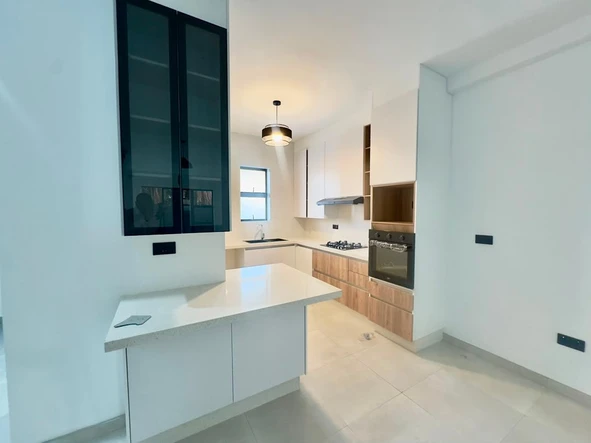 3 Bedroom Flat & Apartment