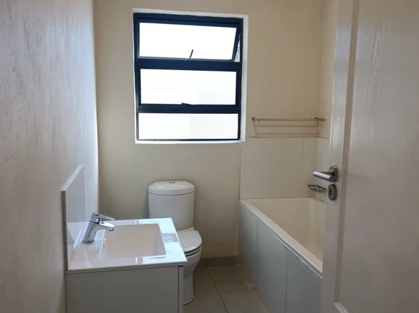 3 Bedroom Flat & Apartment