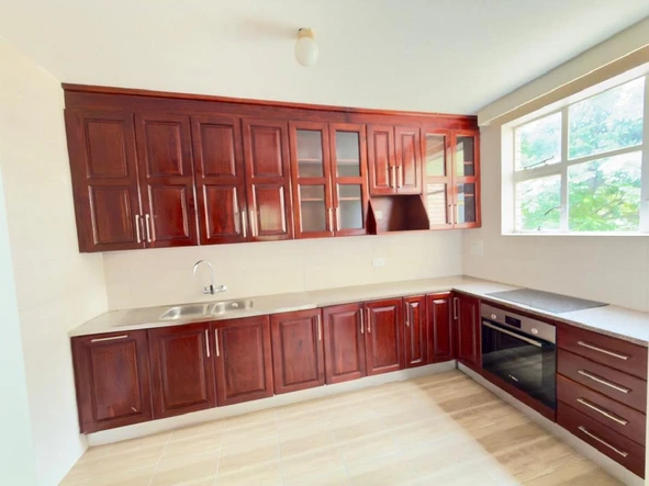 3 Bedroom Flat & Apartment