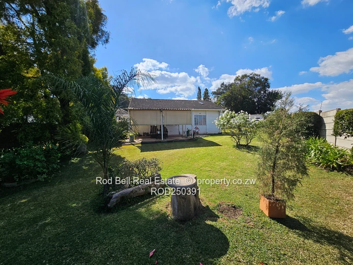 Neat 3-bedroom home and cottage in good location