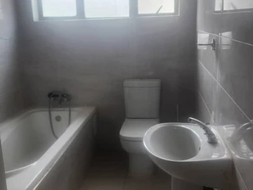 4 Bedroom Garden Flat