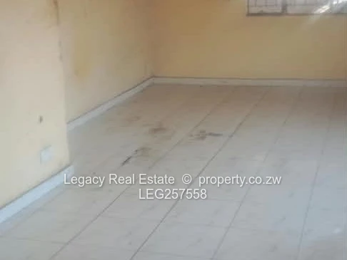 Westlea 5-Bed Home with Flatlet, Fitted Kitchen & Paved Yard