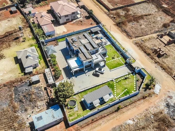 5 Bedroom House