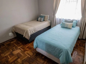 3 Bedroom Flat & Apartment